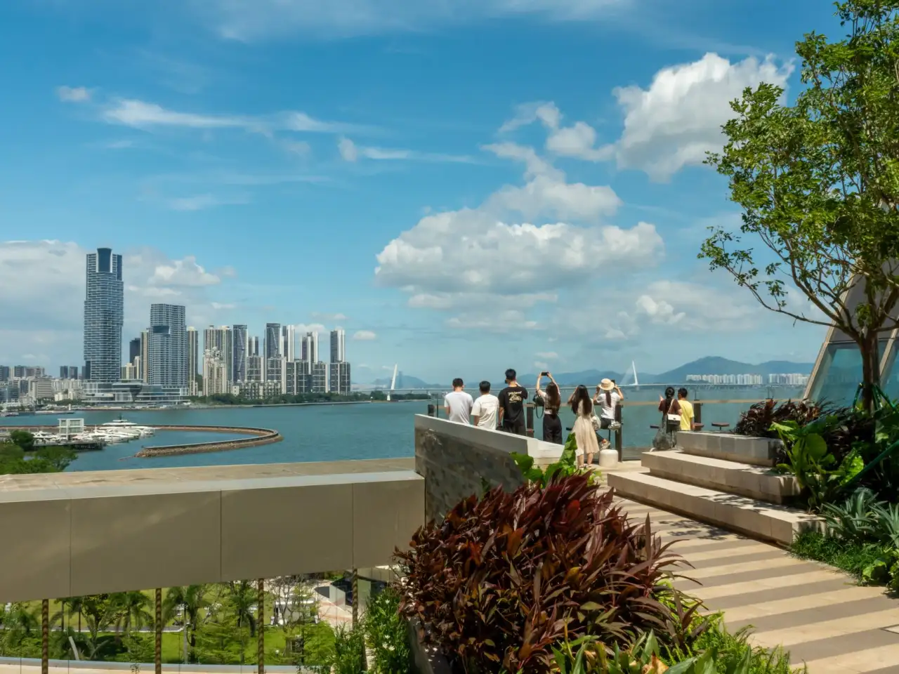 鞍山教育科技观察：智慧教室建设中的教学设备选型要点解析