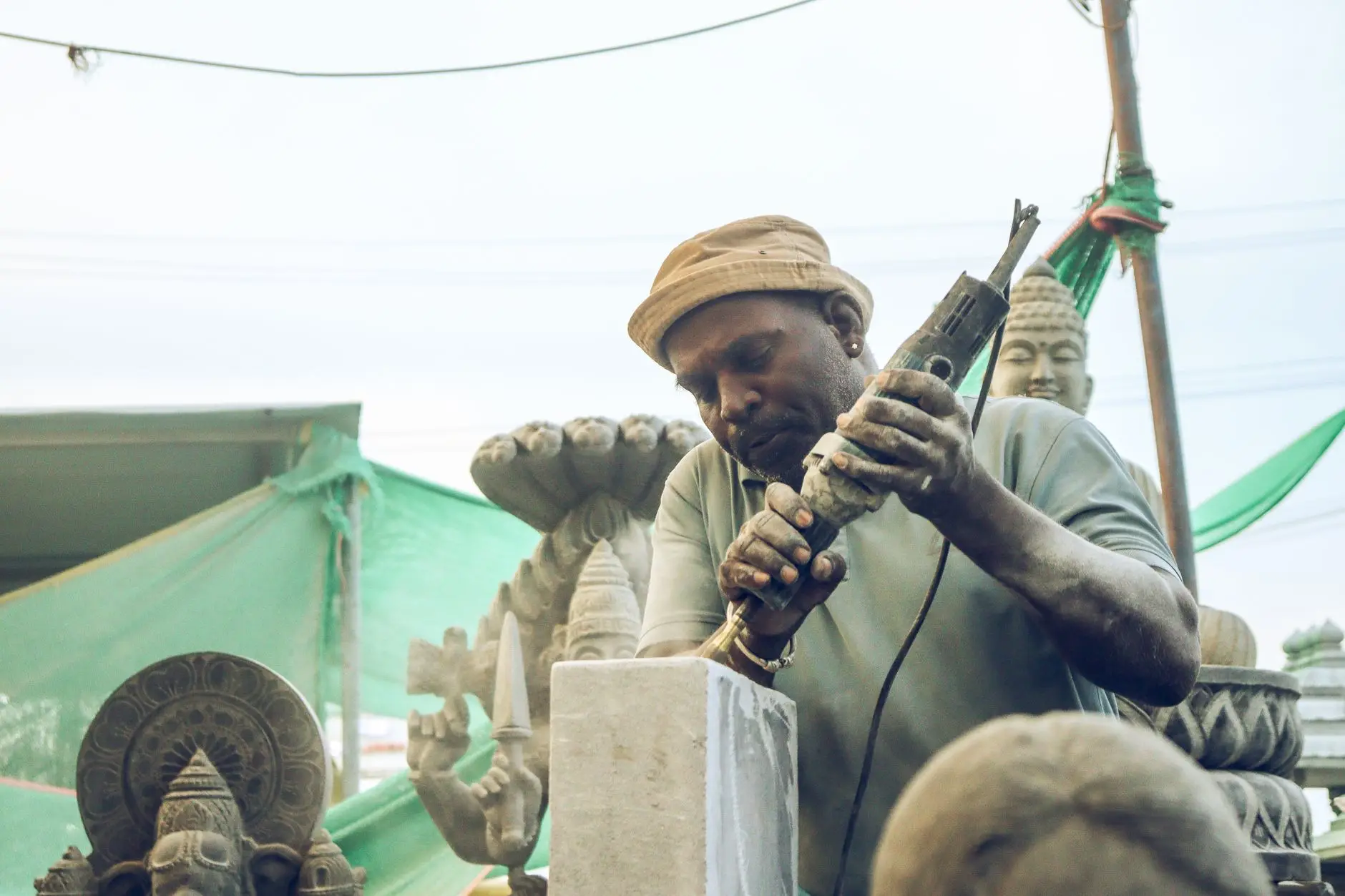 智慧教育背景下鞍山学校数字化教学设备的选型要点解析