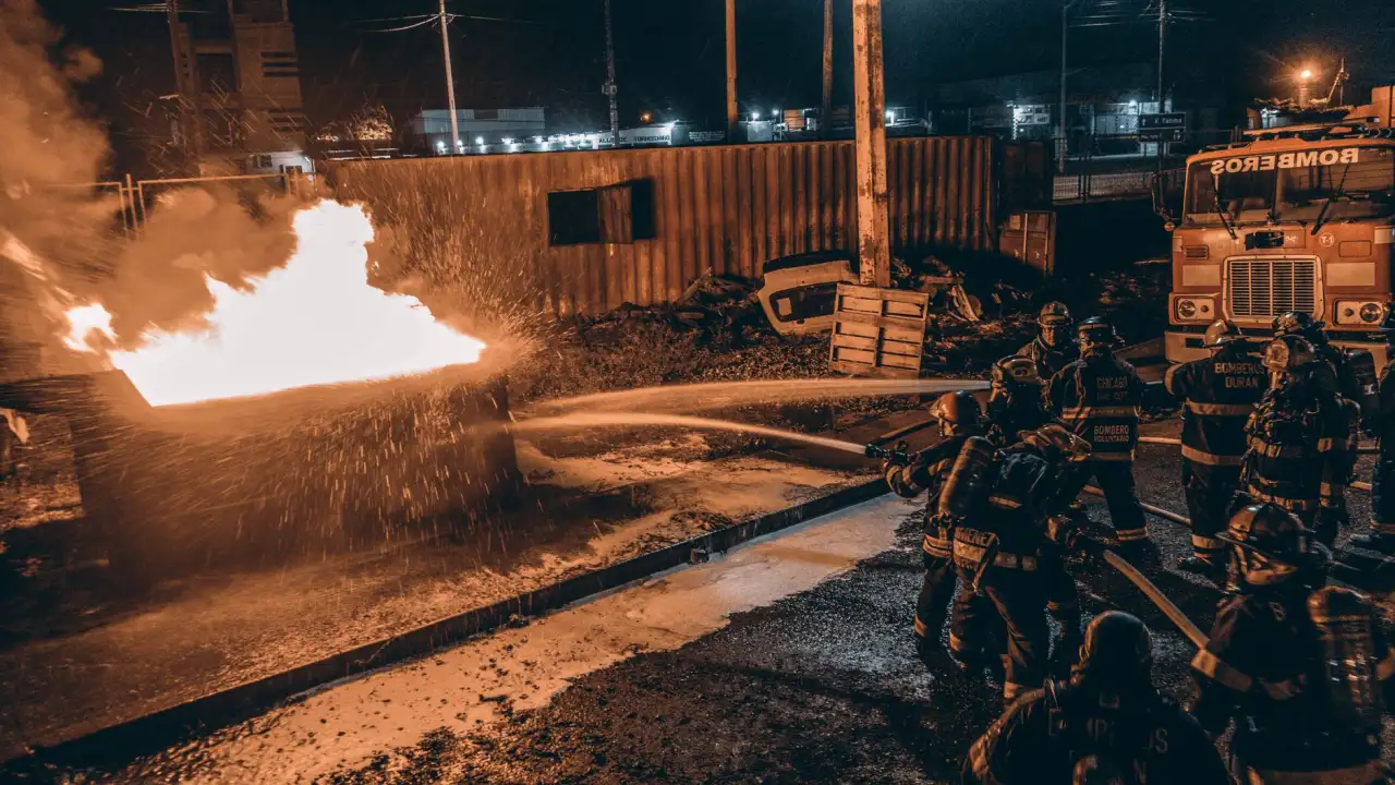 智慧教室建设中的教学设备选型要点与鞍山教育实践分析