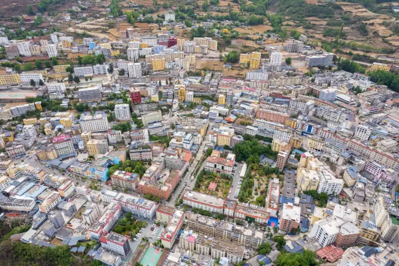 智慧教育背景下，鞍山学校如何选择适配的教学设备与数字化方案