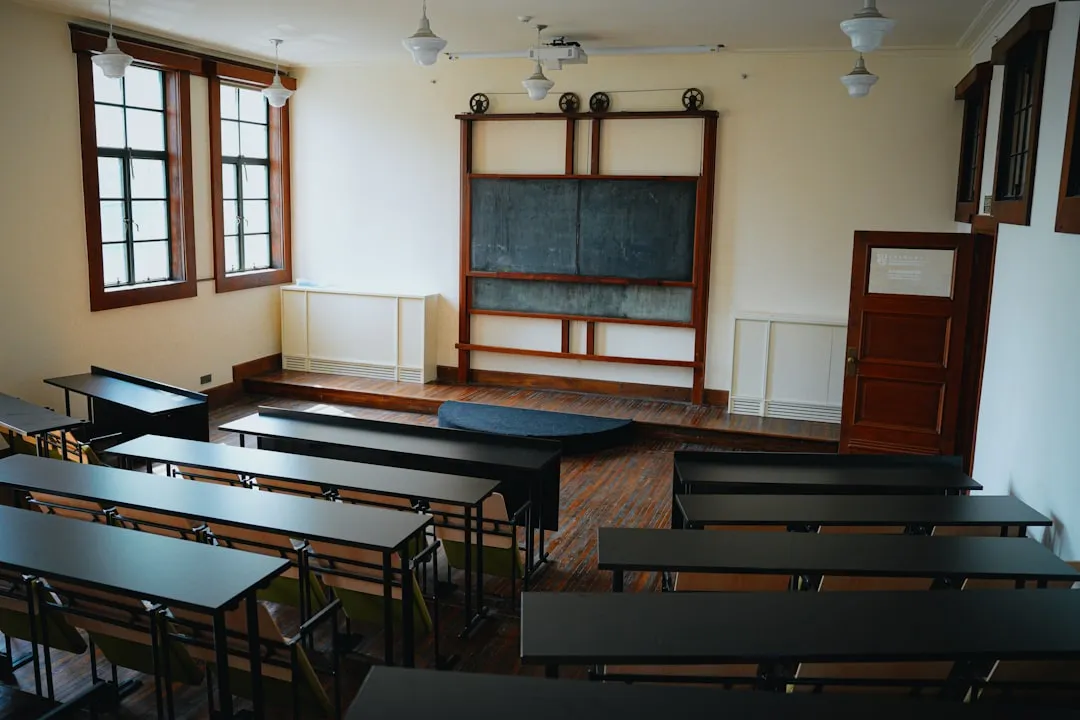鞍山迈斯智慧教室方案：从硬件部署到教学管理的全流程设计